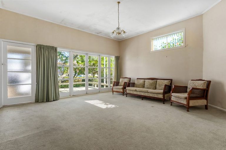 Photo of property in 3 Frieston Road, Milford, Auckland, 0620