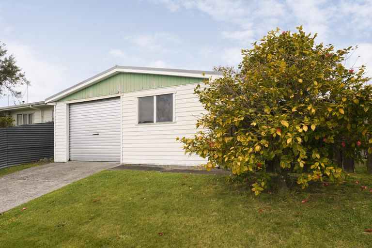 Photo of property in 10 Jupiter Street, Milson, Palmerston North, 4414