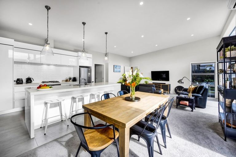 Photo of property in 17 Victoria Street, Hawera, 4610