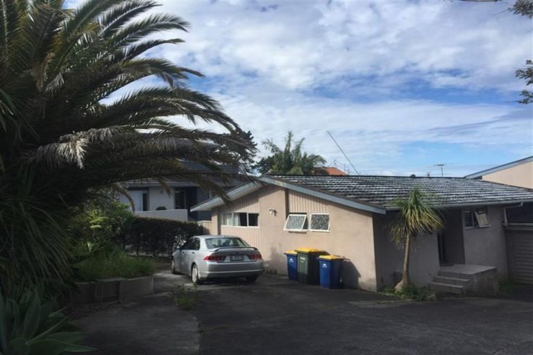 Photo of property in 1/48 Sharon Road, Waiake, Auckland, 0630