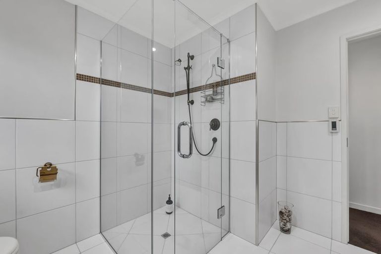 Photo of property in 37 Arthur Street, Hawera, 4674