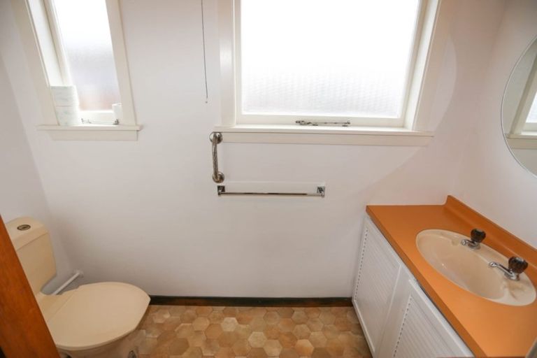 Photo of property in 2/83 Roberta Drive, Somerfield, Christchurch, 8024