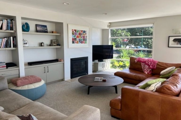 Photo of property in 17a The Strand, Takapuna, Auckland, 0622