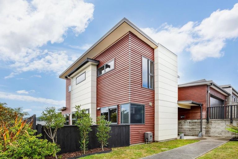 Photo of property in 1/2 Flotilla Place, Whitby, Porirua, 5024