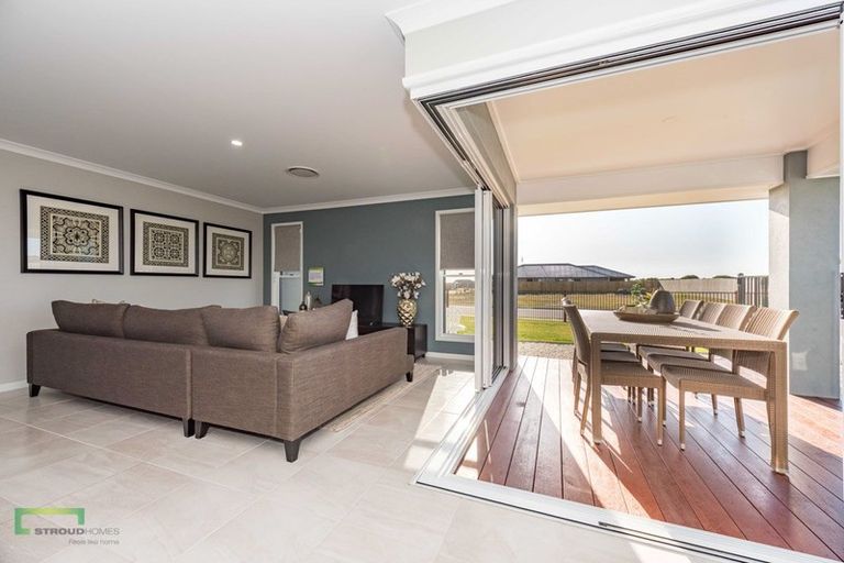 Photo of property in 18 Blackadder Road, Pegasus, 7612