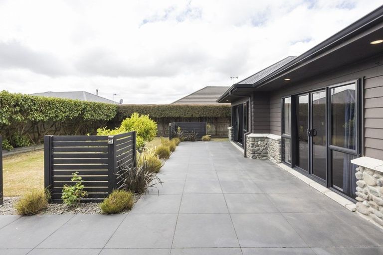 Photo of property in 6 Manhattan Court, Kelvin Grove, Palmerston North, 4414