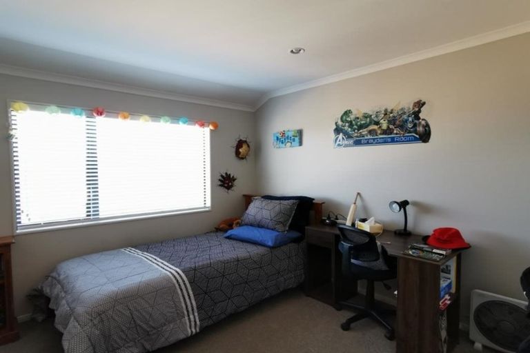 Photo of property in 21 Bellshill Close, Wattle Downs, Auckland, 2103