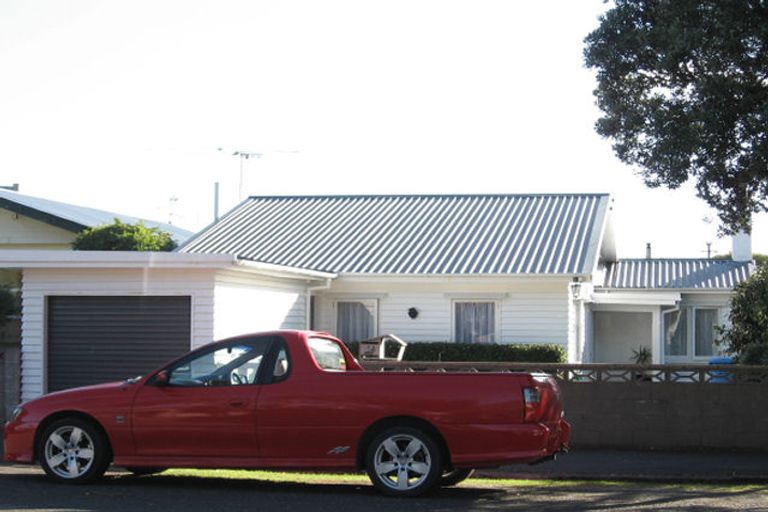 Photo of property in 34 Tuatoru Street, Eastbourne, Lower Hutt, 5013