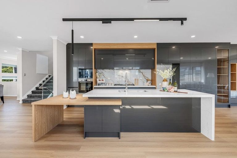 Photo of property in 60 Elevation Street, Flat Bush, Auckland, 2019