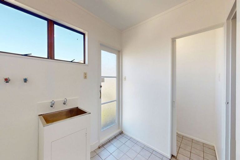 Photo of property in 3 Makatote Grove, Churton Park, Wellington, 6037