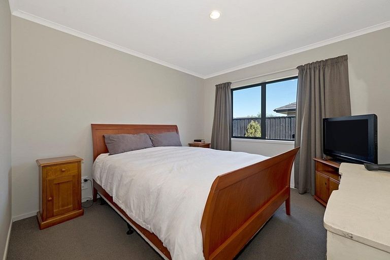 Photo of property in 66 Shillingford Boulevard, Rolleston, 7615