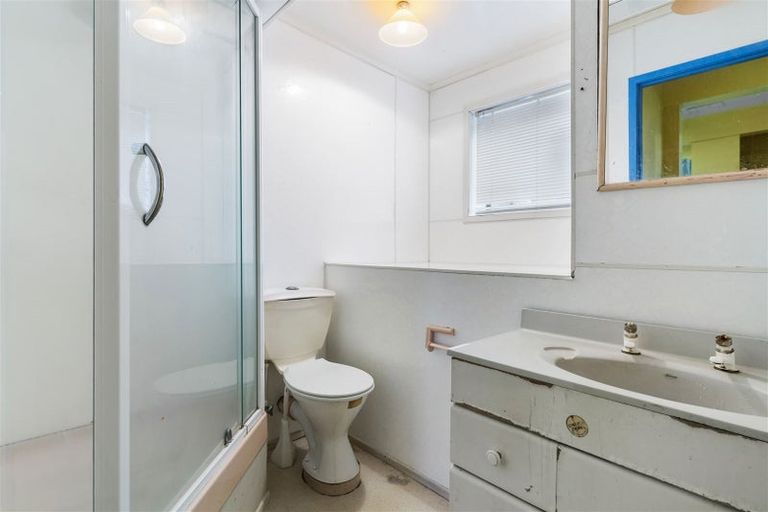 Photo of property in 1/15 Gwenand Place, Botany Downs, Auckland, 2010