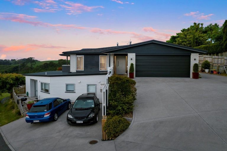 Photo of property in 60 Adler Drive, Ohauiti, Tauranga, 3112
