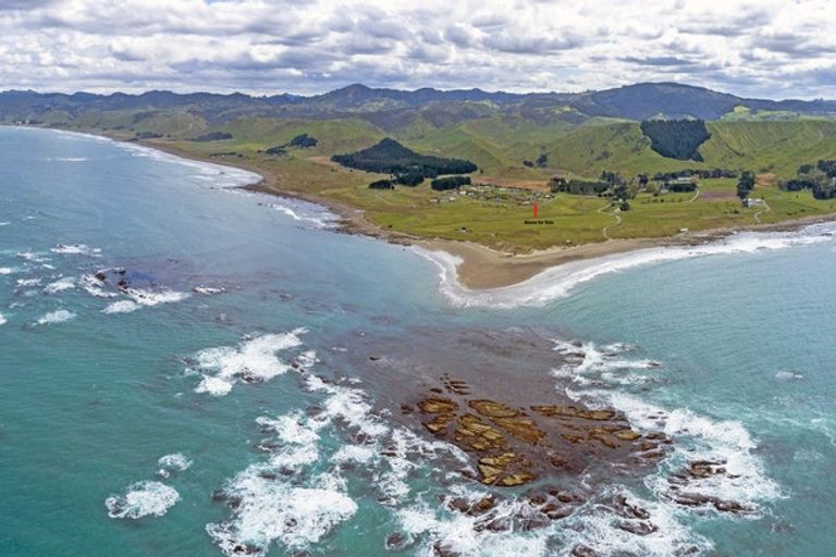 Photo of property in 1 Nunu Drive, Flat Point, Masterton, 5883