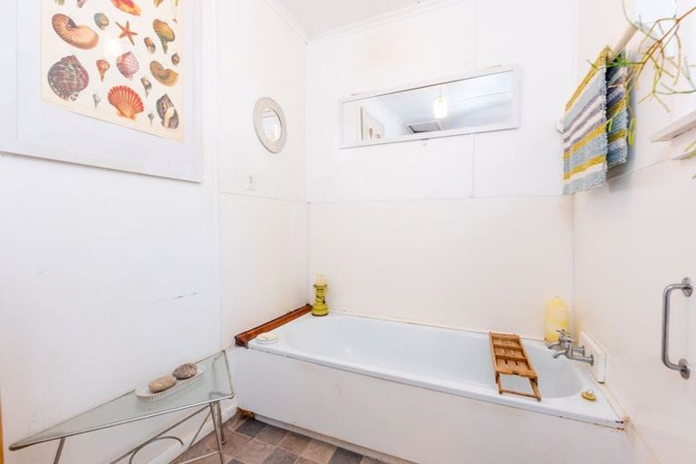 Photo of property in 15 Karuhiruhi Road, Oue, Kaikohe, 0473