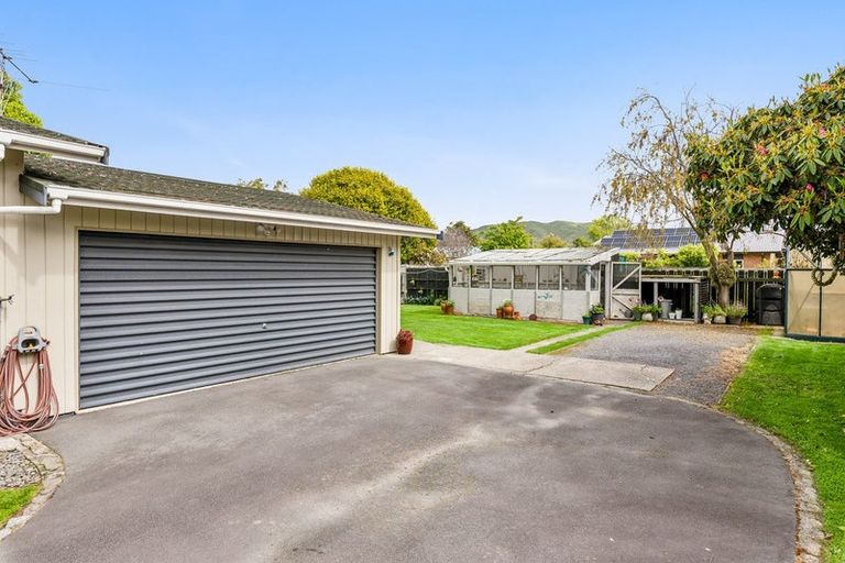 Photo of property in 4 Sylvan Avenue, Waikanae, 5036