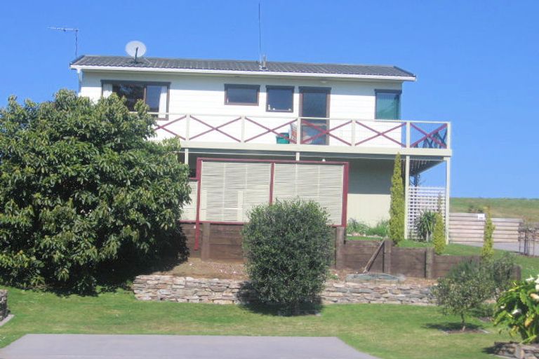 Photo of property in 15 Pohutukawa Grove, Whitianga, 3510