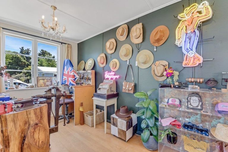 Photo of property in 81 Waller Street, Murchison, 7007