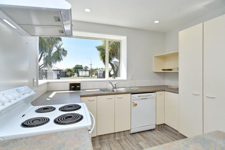 Photo of property in 641 Main North Road, Belfast, Christchurch, 8051