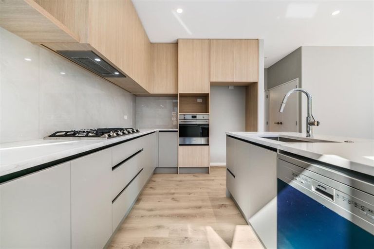 Photo of property in 36 Whakairo Crescent, Gulf Harbour, Whangaparaoa, 0930