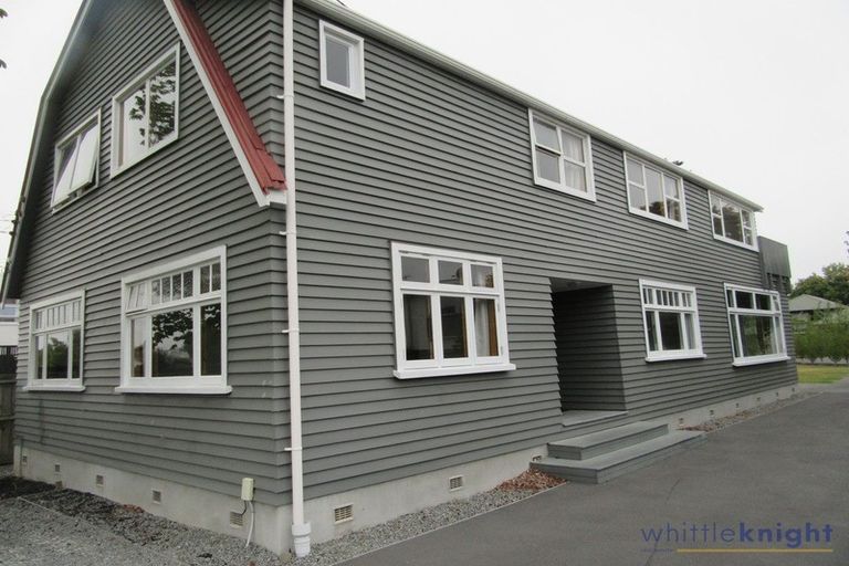 Photo of property in 23 Garreg Road, Fendalton, Christchurch, 8052