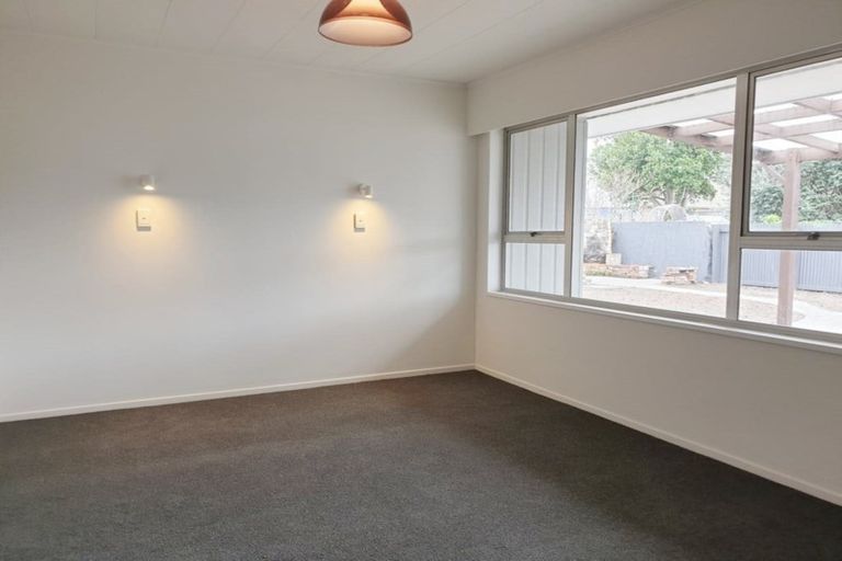 Photo of property in 827 Huia Street, Camberley, Hastings, 4120