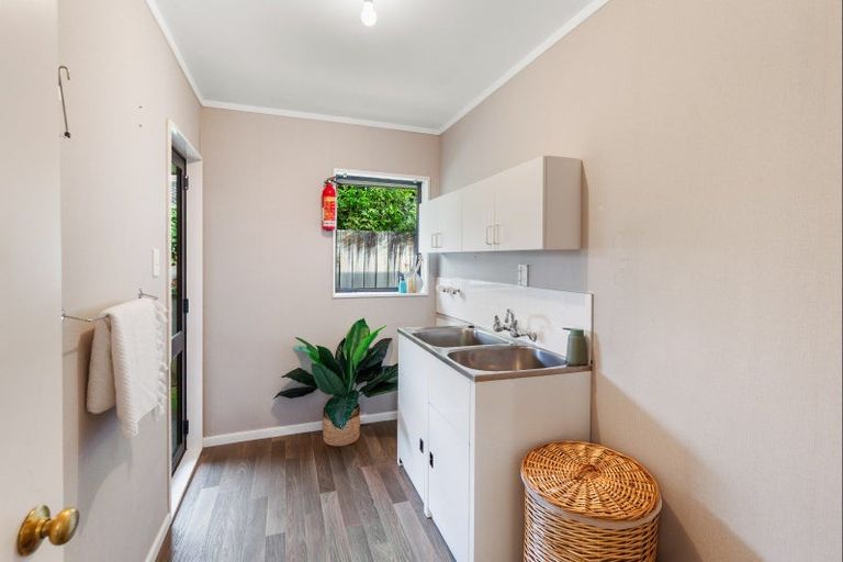 Photo of property in 14 Easton Way, Levin, 5510