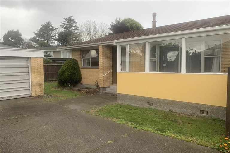 Photo of property in 2/26 Gladson Avenue, Sockburn, Christchurch, 8042