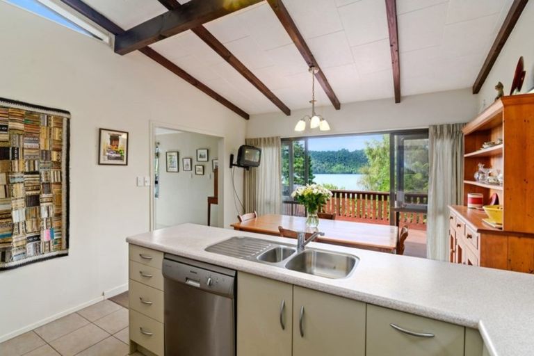 Photo of property in 50 Okareka Loop Road, Lake Okareka, Rotorua, 3076