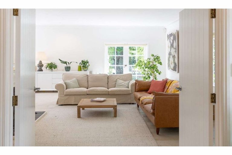 Photo of property in 37 Riverview Road, Kerikeri, 0230