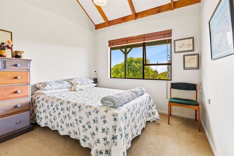 Photo of property in 321 Muriwai Valley Road, Muriwai, Waimauku, 0881