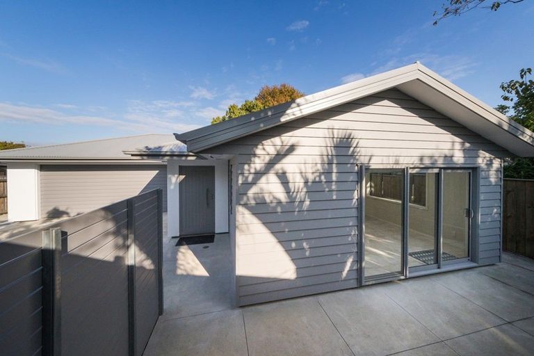 Photo of property in 5a Woodstock Place, Hokowhitu, Palmerston North, 4410