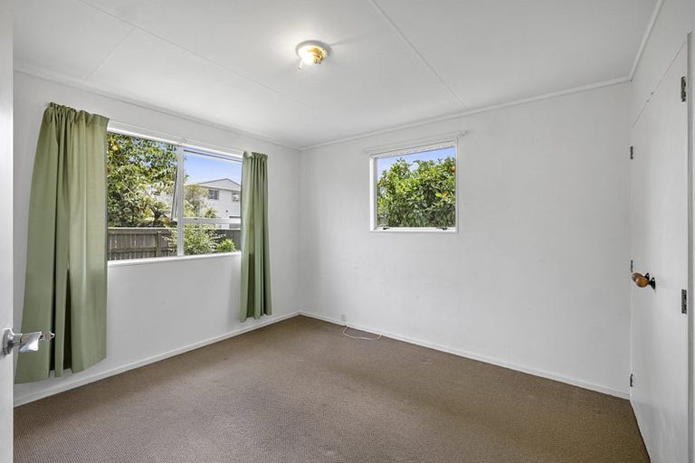 Photo of property in 75 Pembroke Street, Westown, New Plymouth, 4310