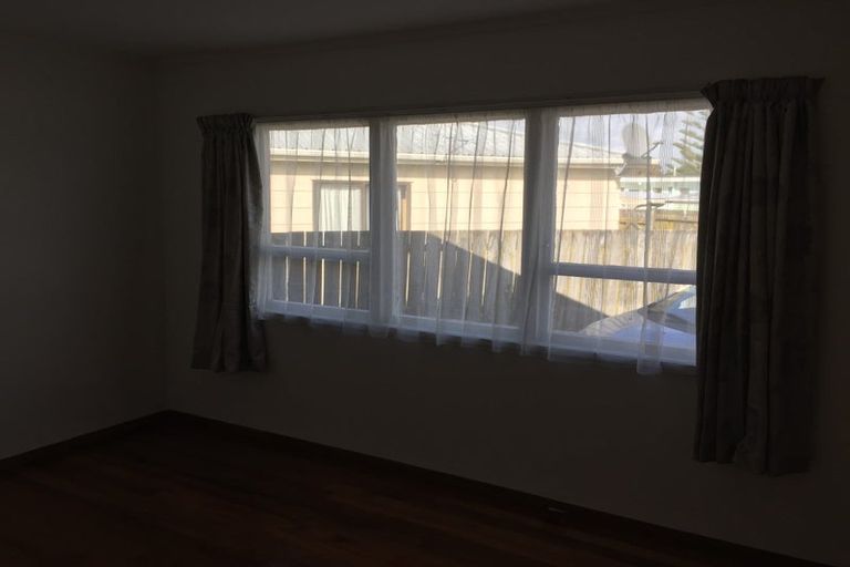 Photo of property in 21 Edgewater Drive, Pakuranga, Auckland, 2010