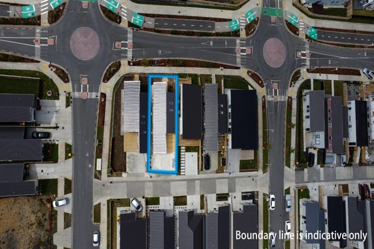 Photo of property in 10 Taiororua Avenue, Massey, Auckland, 0614