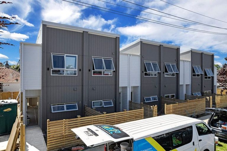 Photo of property in 30 Carruth Road, Papatoetoe, Auckland, 2025