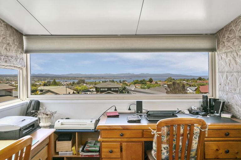 Photo of property in 24 Luberon Way, Nukuhau, Taupo, 3330