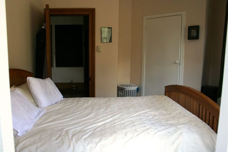 Photo of property in 143 Wadestown Road, Wadestown, Wellington, 6012