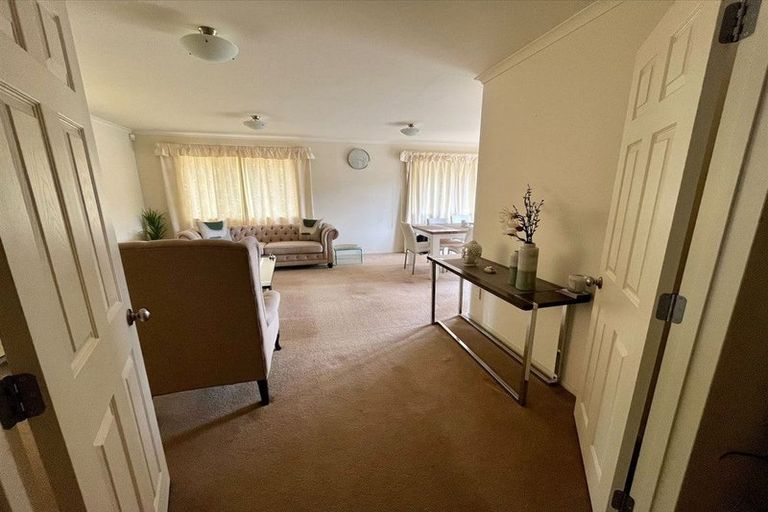 Photo of property in 9 Lake Panorama Drive, Henderson, Auckland, 0612