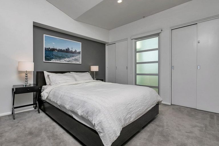 Photo of property in Shed 20 Princes Wharf Apartments, 48a/139 Quay Street, Auckland Central, Auckland, 1010
