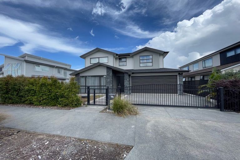 Photo of property in 13 Tawatawa Street, Long Bay, Auckland, 0630