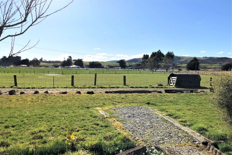 Photo of property in 16 Worcester Street, Waipahi, Gore, 9771