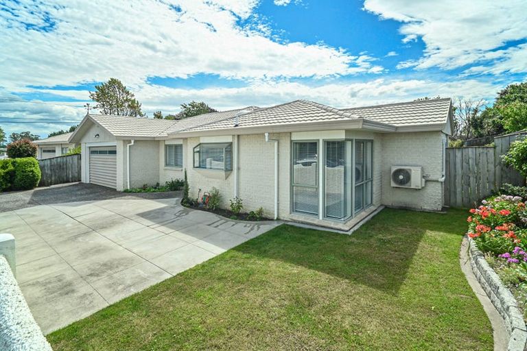 Photo of property in 1/217 Mcleod Street, Camberley, Hastings, 4120