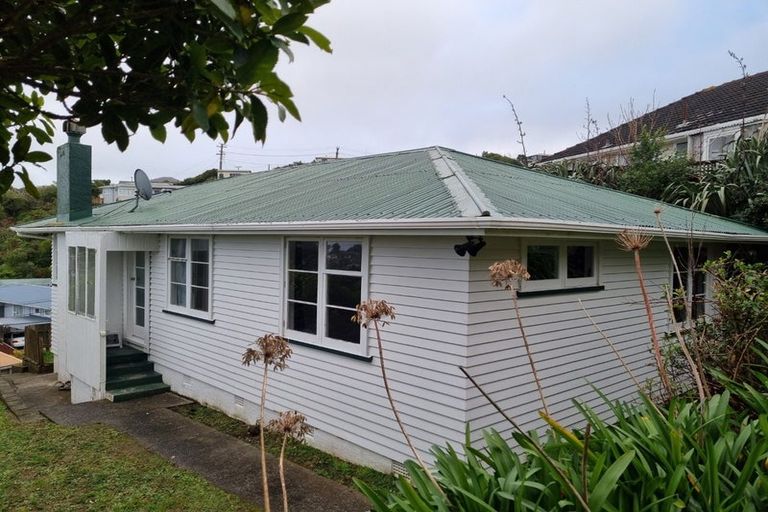 Photo of property in 57 Salford Street, Newlands, Wellington, 6037