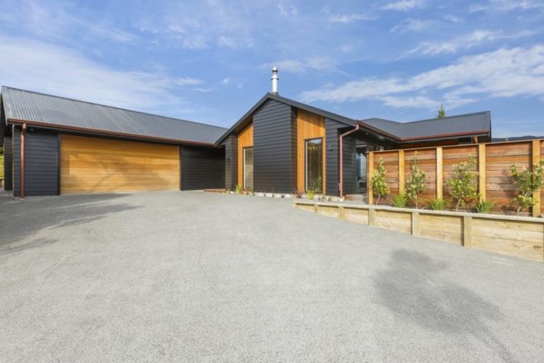 Photo of property in 13 Mount Marua Way, Timberlea, Upper Hutt, 5018