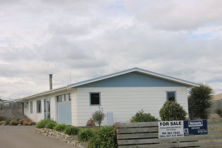 Photo of property in 36 Hennessy Street East, Foxton Beach, Foxton, 4815