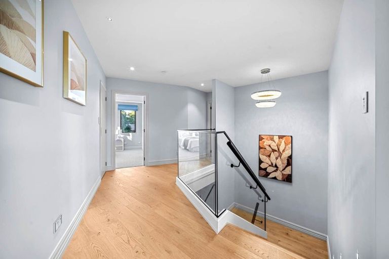 Photo of property in 3a Westbourne Road, Murrays Bay, Auckland, 0630