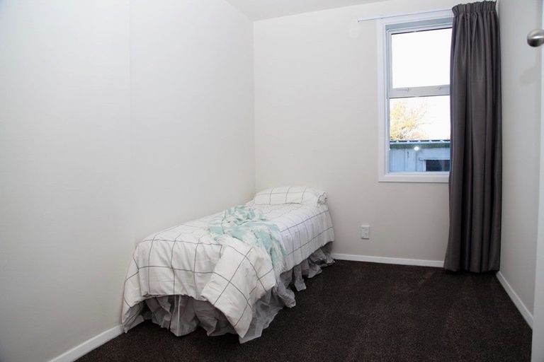 Photo of property in 2/45 Dickson Crescent, Hornby, Christchurch, 8042
