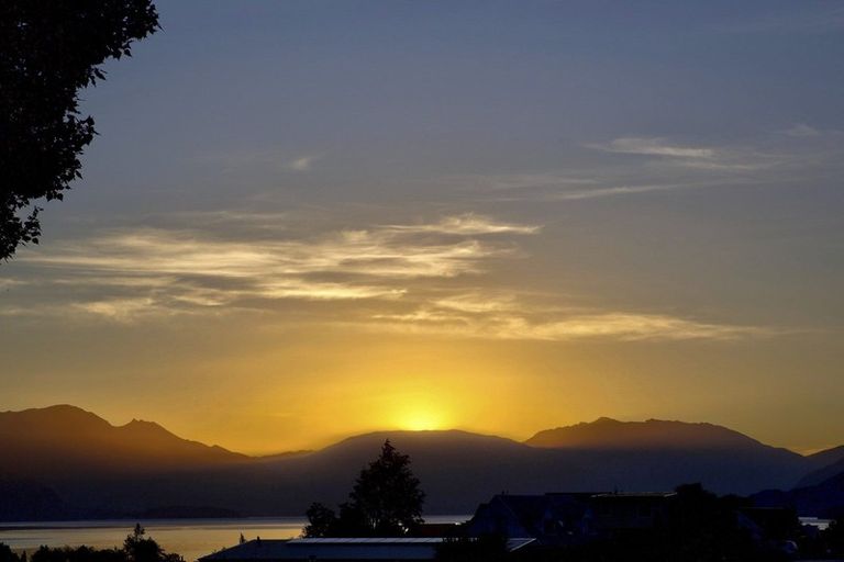 Photo of property in 660 Peninsula Road, Kelvin Heights, Queenstown, 9300