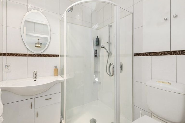 Photo of property in 51 Oakleigh Street, Maungaraki, Lower Hutt, 5010